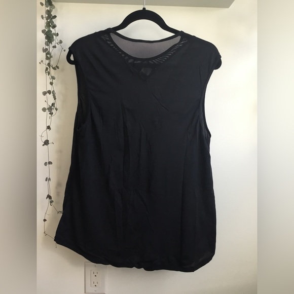 Lululemon, Black, Stylish Sporty top. Size 12. - Picture 5 of 5